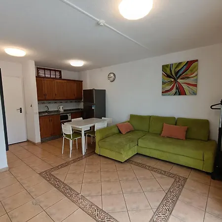 Americas 2 Bedroom *